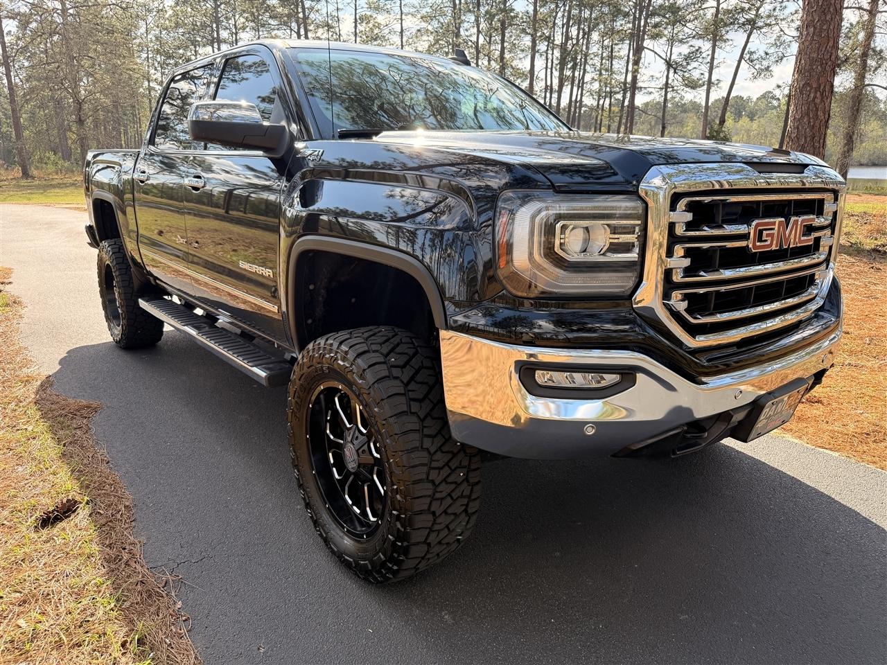 GMC Sierra 1500 4WD Crew Cab 143.5" SLT 2018