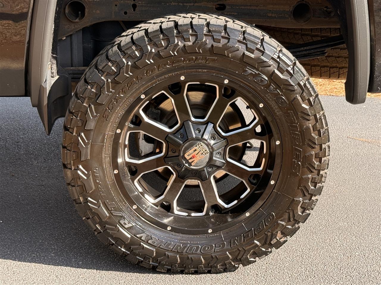 GMC Sierra 1500 4WD Crew Cab 143.5" SLT 2018