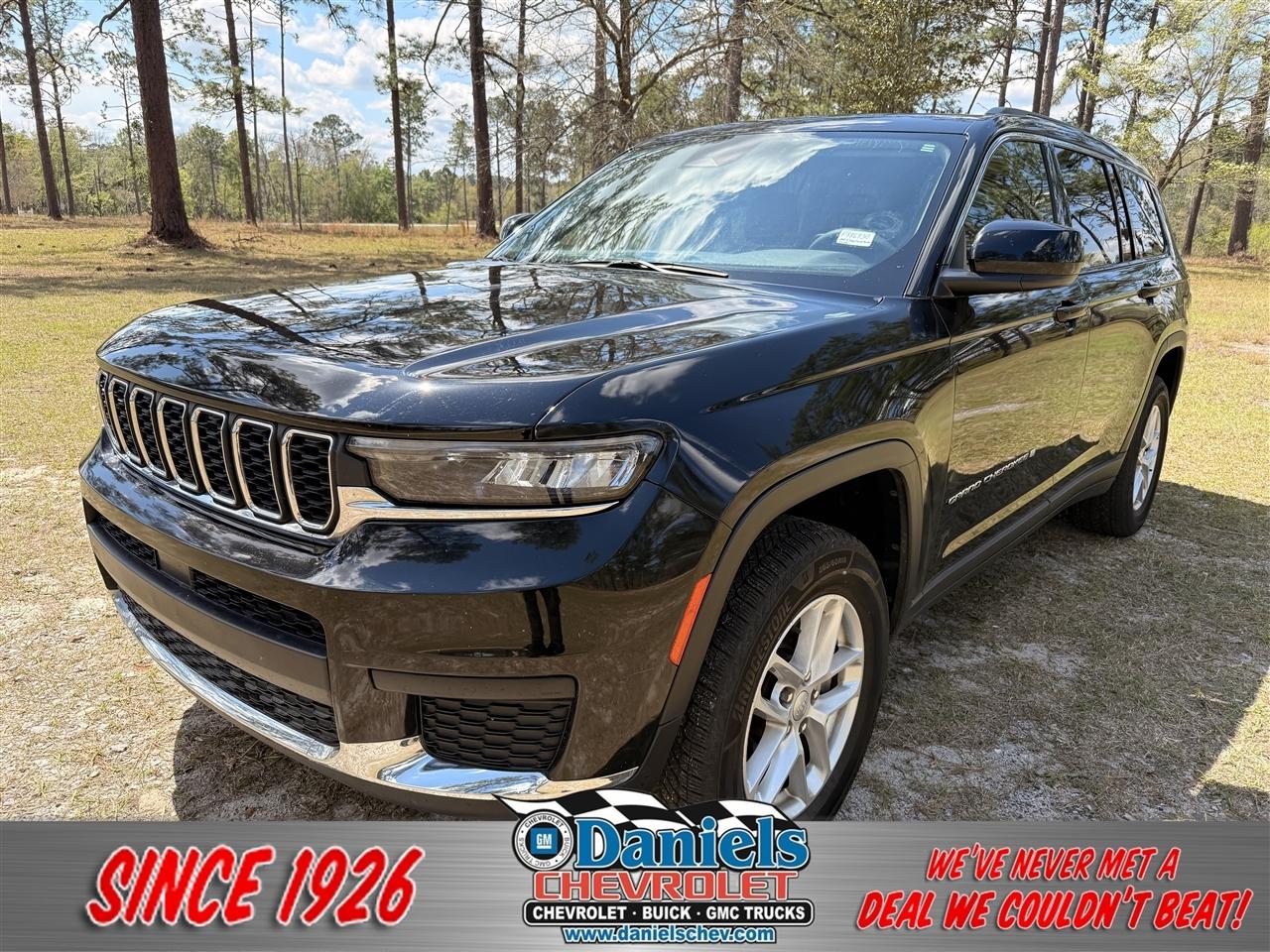 2023 Jeep Grand Cherokee L Laredo 4x4