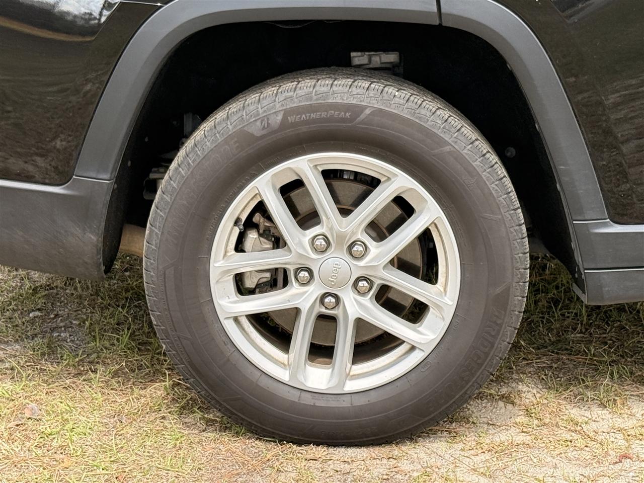 Jeep Grand Cherokee L Laredo 4x4 2023