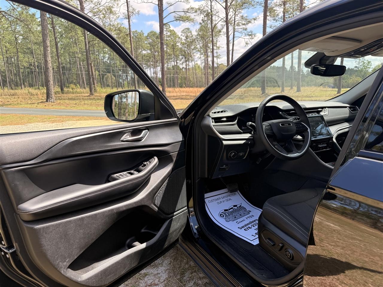 Jeep Grand Cherokee L Laredo 4x4 2023