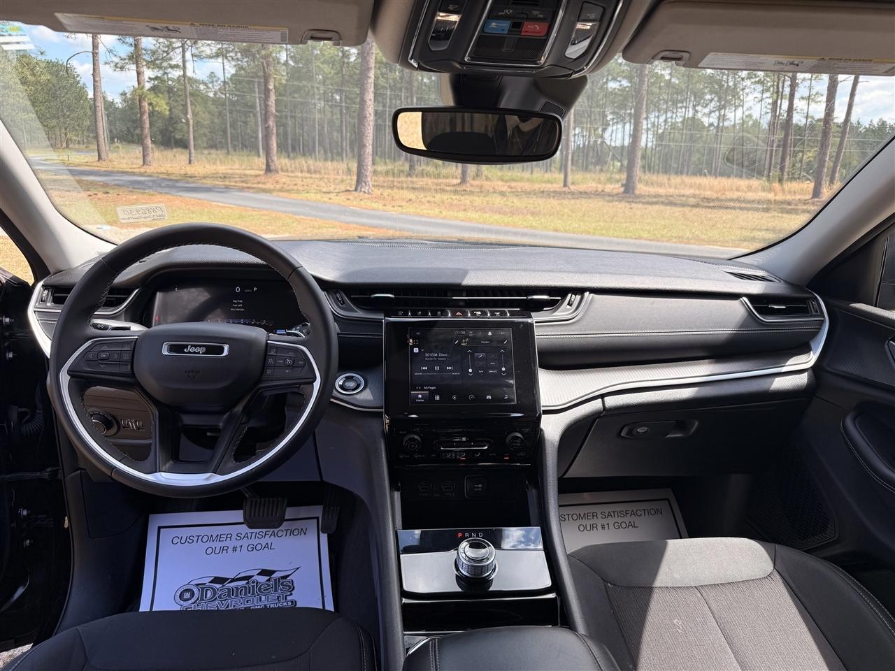 Jeep Grand Cherokee L Laredo 4x4 2023