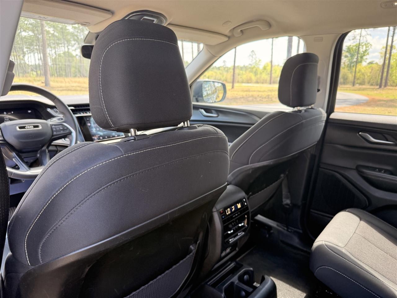 Jeep Grand Cherokee L Laredo 4x4 2023