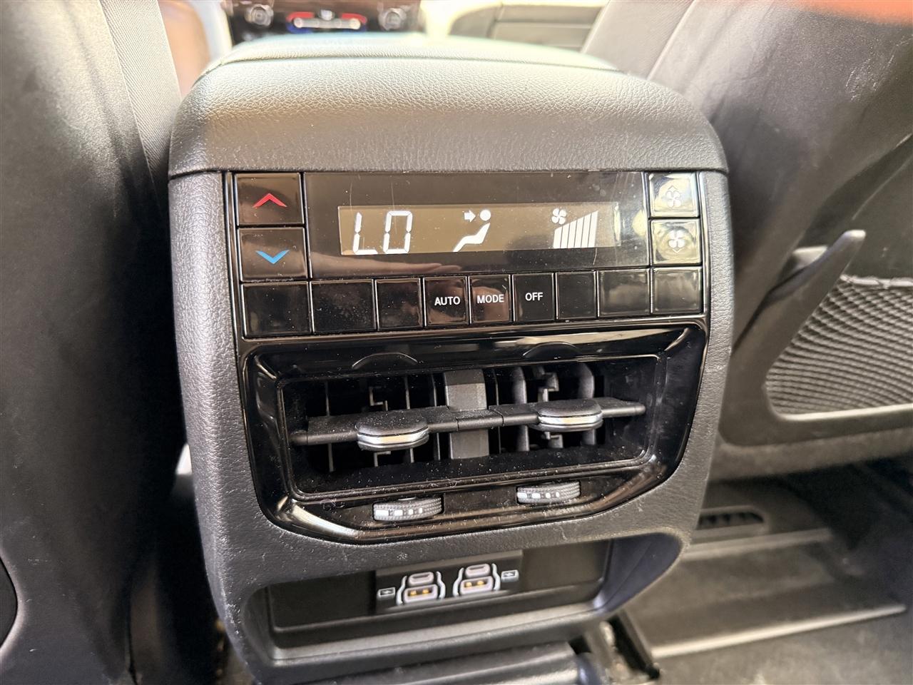 Jeep Grand Cherokee L Laredo 4x4 2023