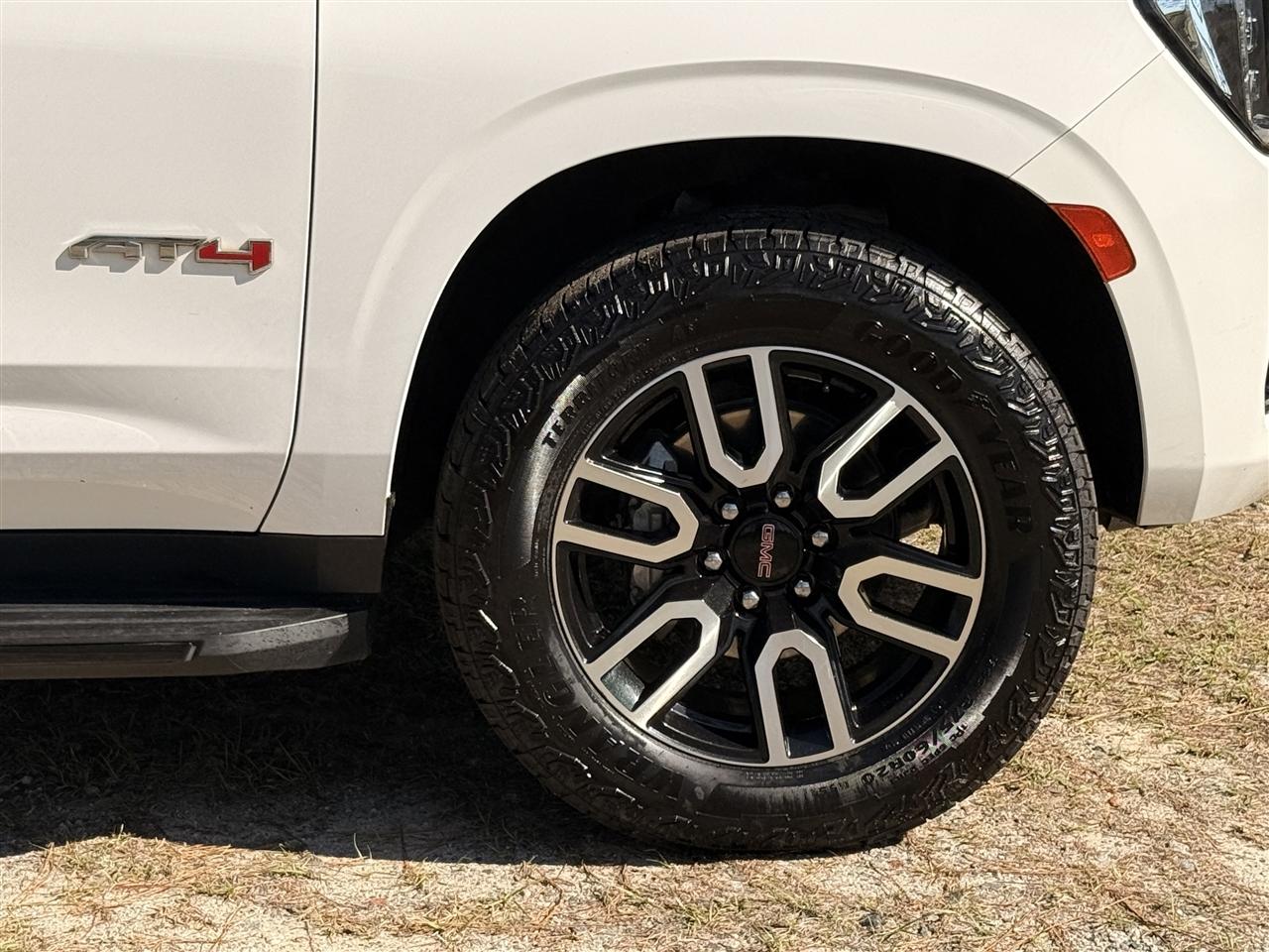 GMC Yukon 4WD 4dr AT4 2023