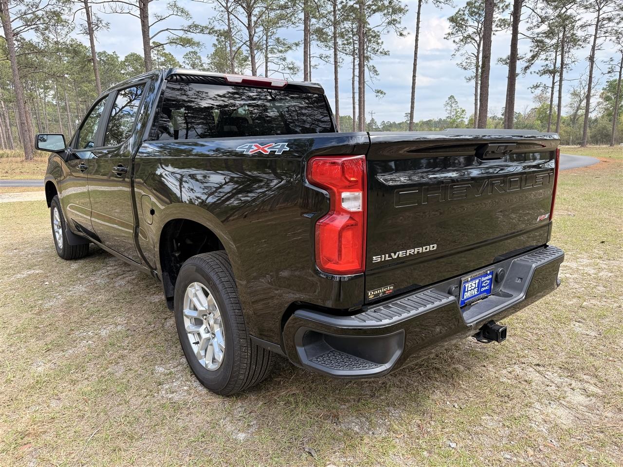 Chevrolet Silverado 1500 4WD Crew Cab 147" RST 2026