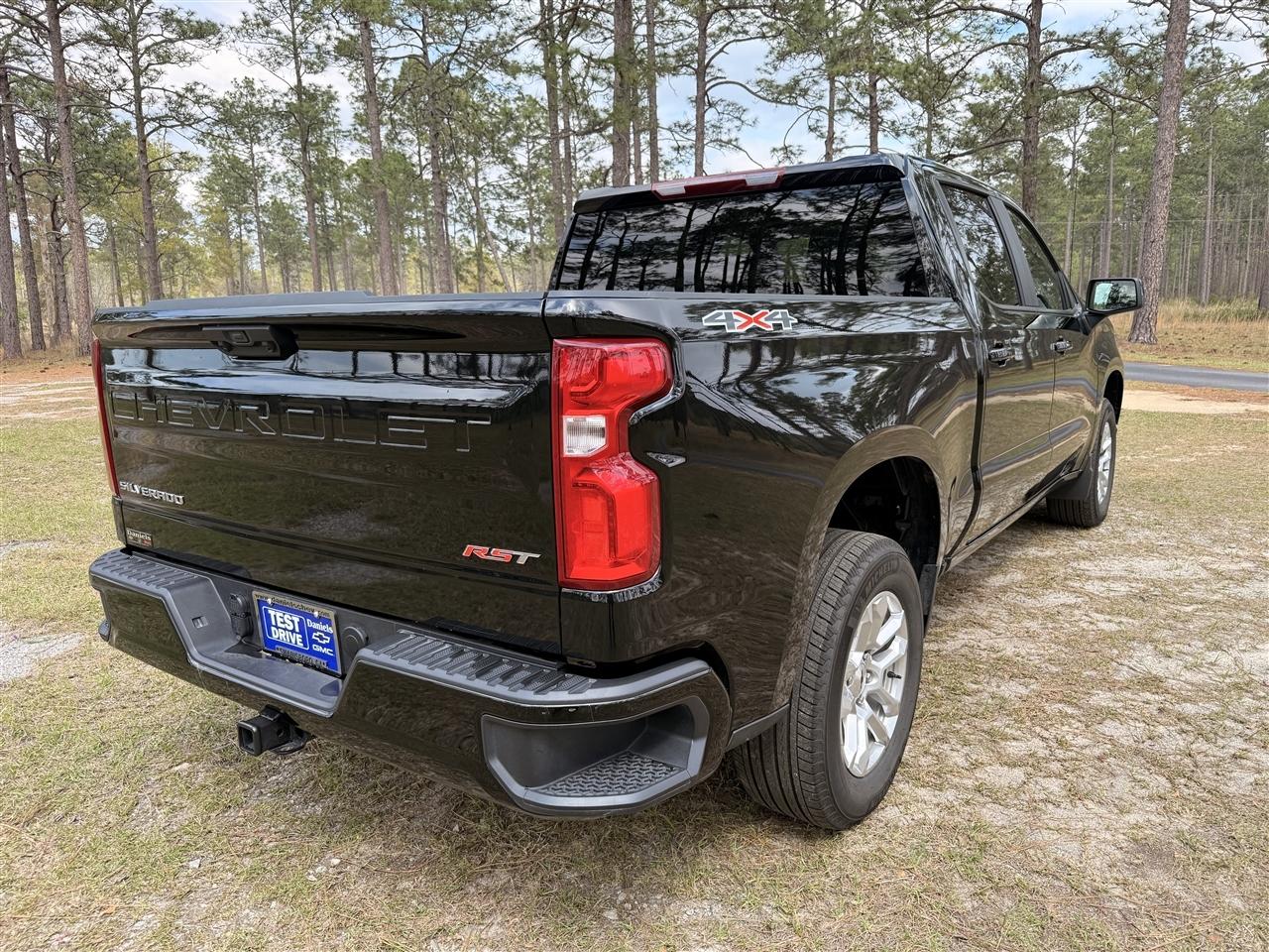 Chevrolet Silverado 1500 4WD Crew Cab 147" RST 2026
