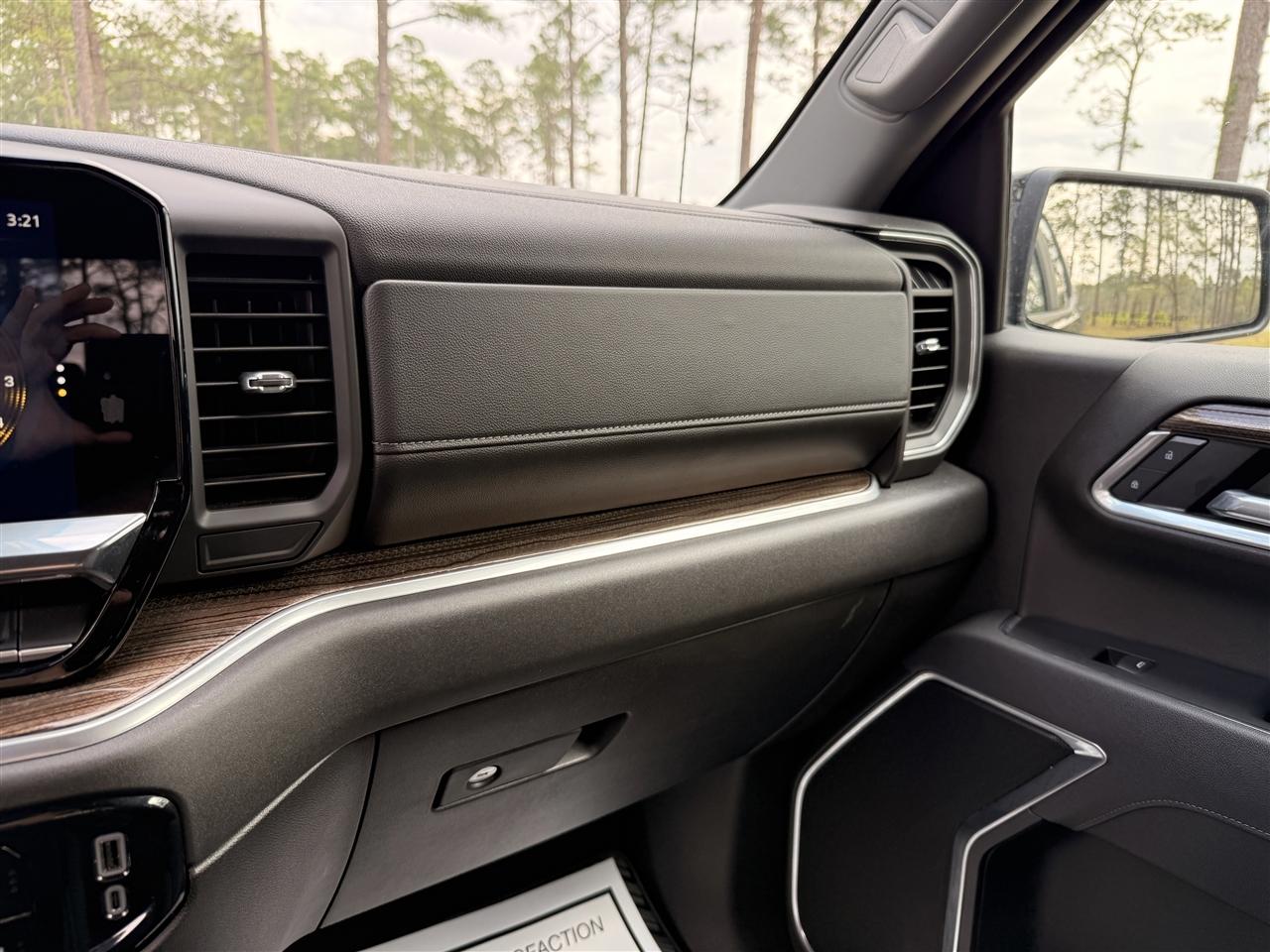 Chevrolet Silverado 1500 4WD Crew Cab 147" RST 2026