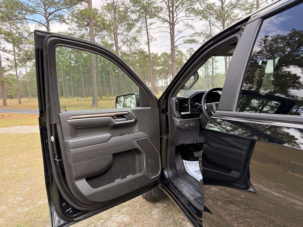 Chevrolet Silverado 1500 4WD Crew Cab 147" RST 2026