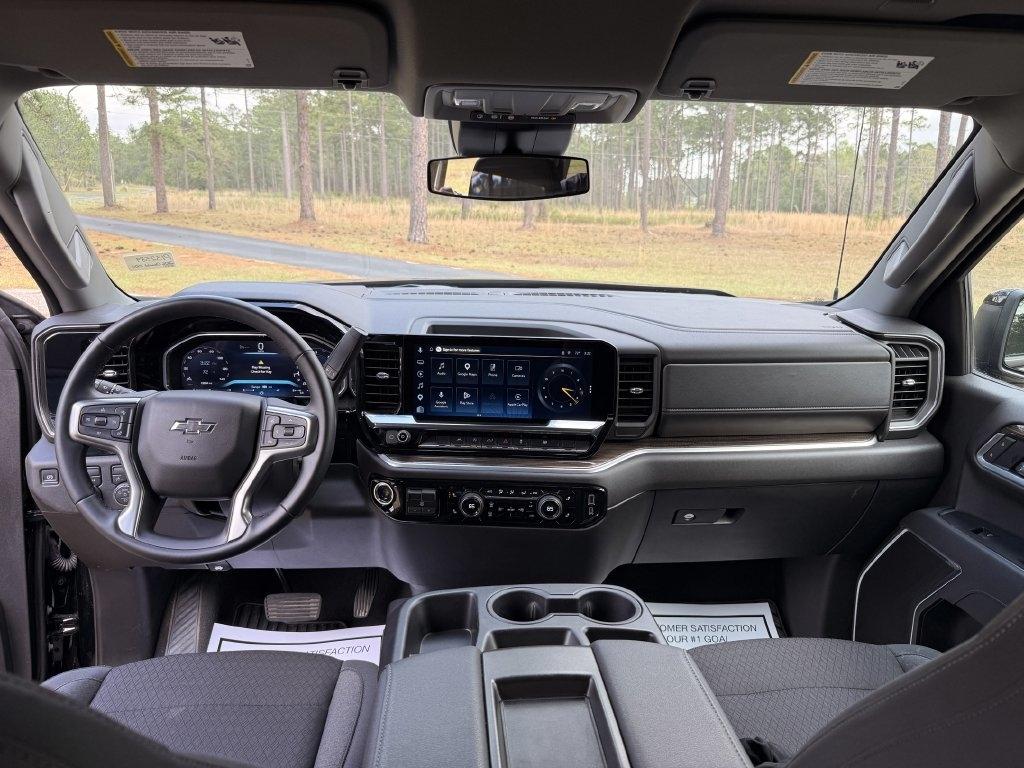 Chevrolet Silverado 1500 4WD Crew Cab 147" RST 2026