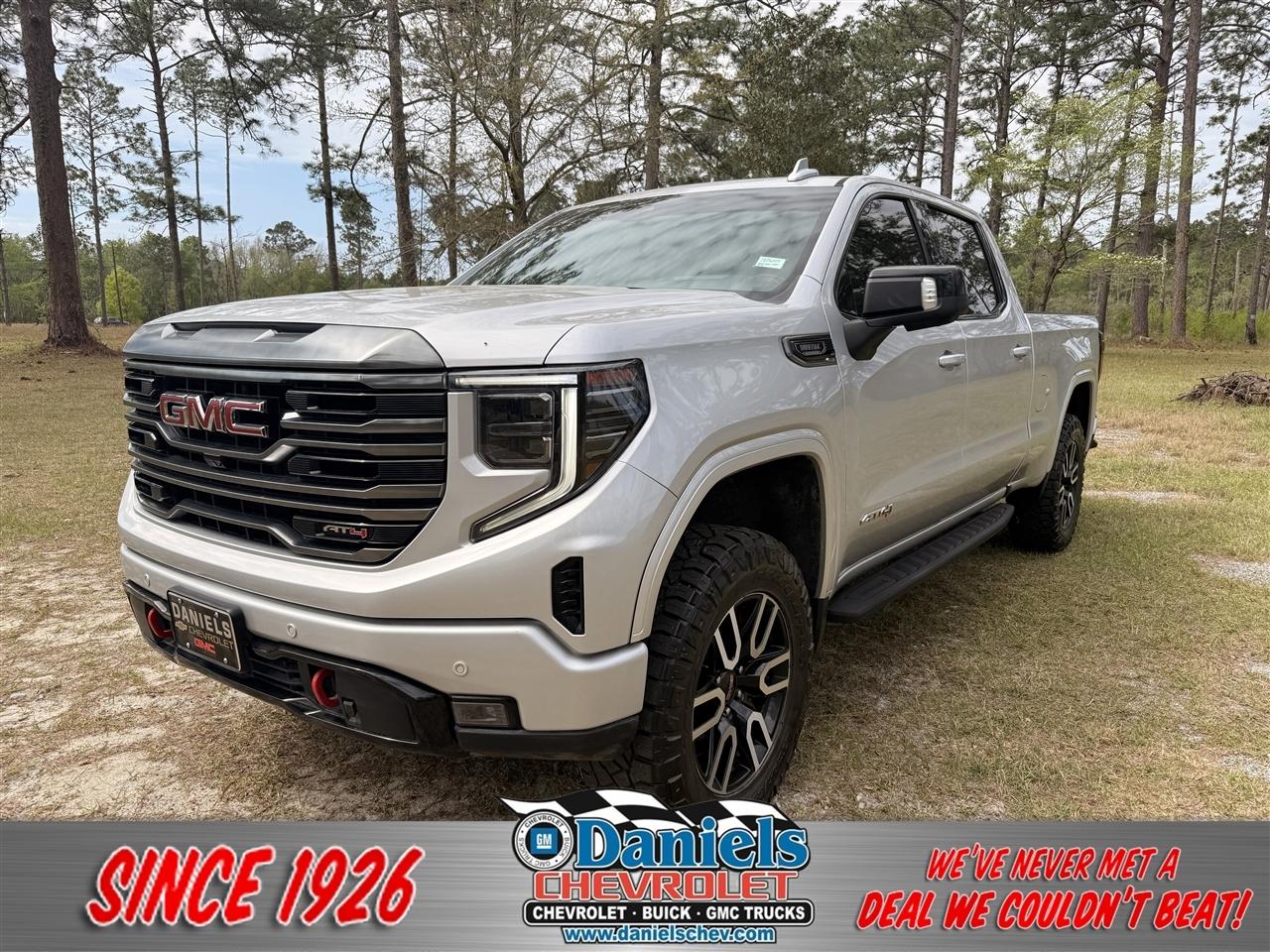 2022 GMC Sierra 1500 4WD Crew Cab 157" AT4