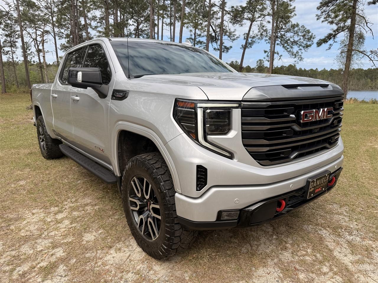 GMC Sierra 1500 4WD Crew Cab 157" AT4 2022