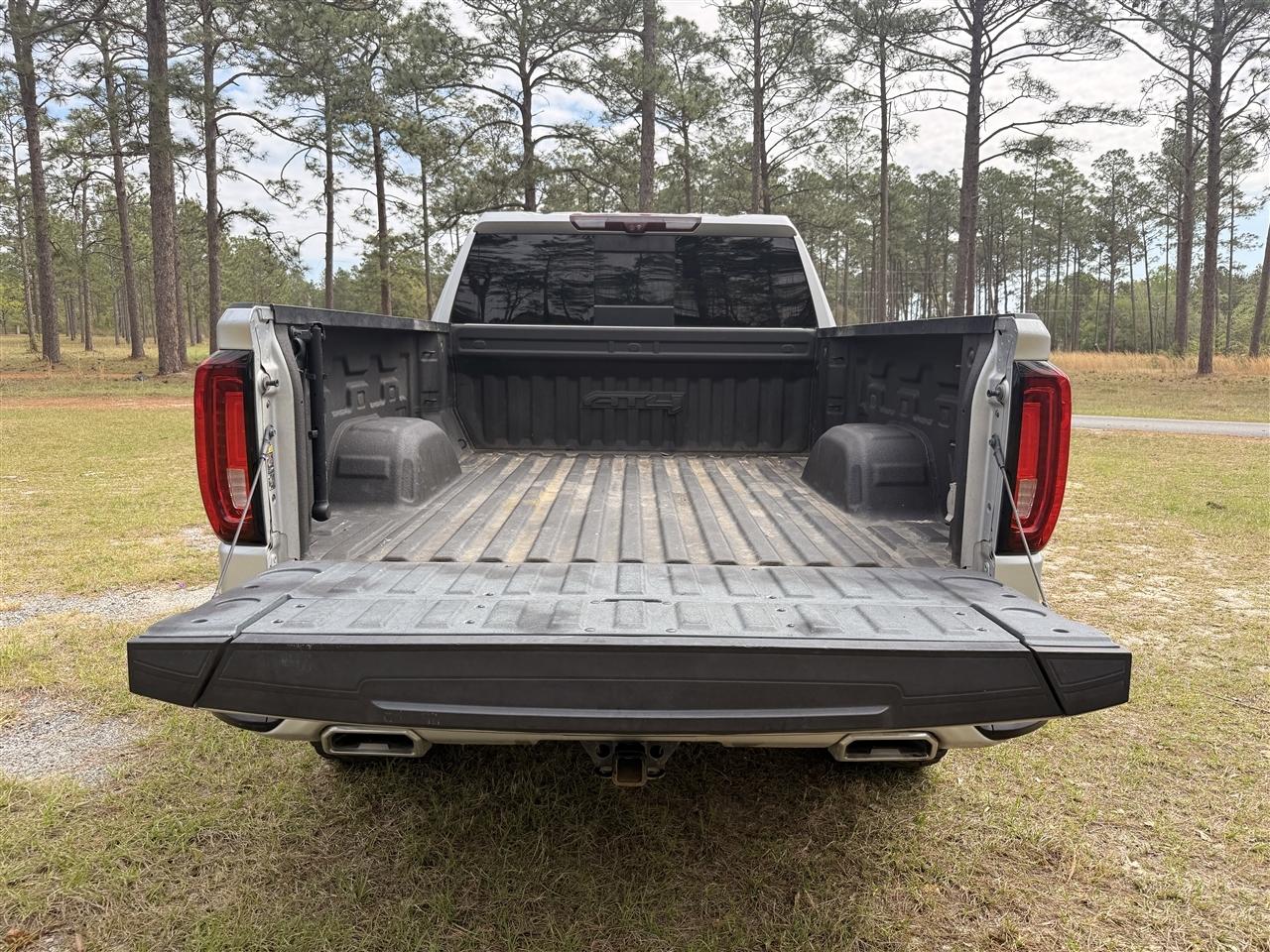 GMC Sierra 1500 4WD Crew Cab 157" AT4 2022