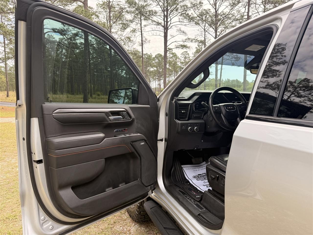 GMC Sierra 1500 4WD Crew Cab 157" AT4 2022