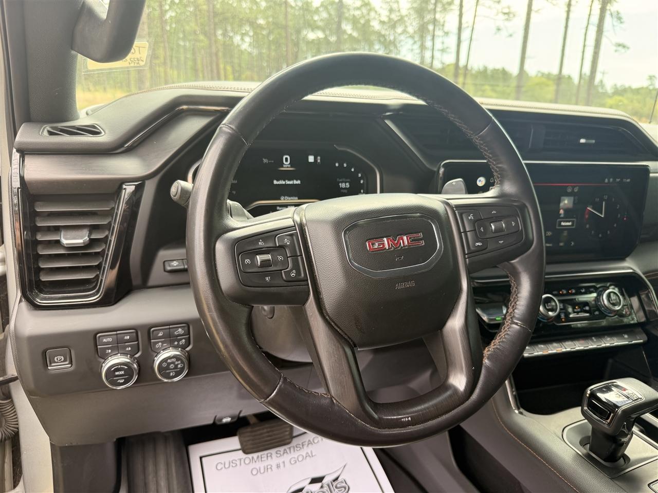 GMC Sierra 1500 4WD Crew Cab 157" AT4 2022