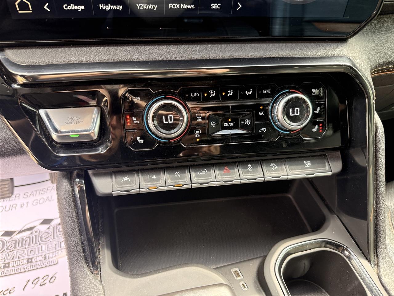 GMC Sierra 1500 4WD Crew Cab 157" AT4 2022