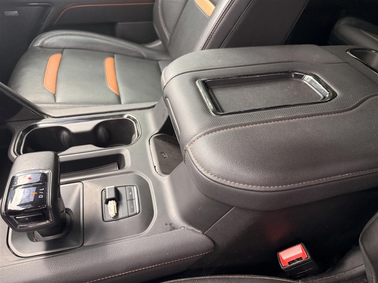 GMC Sierra 1500 4WD Crew Cab 157" AT4 2022