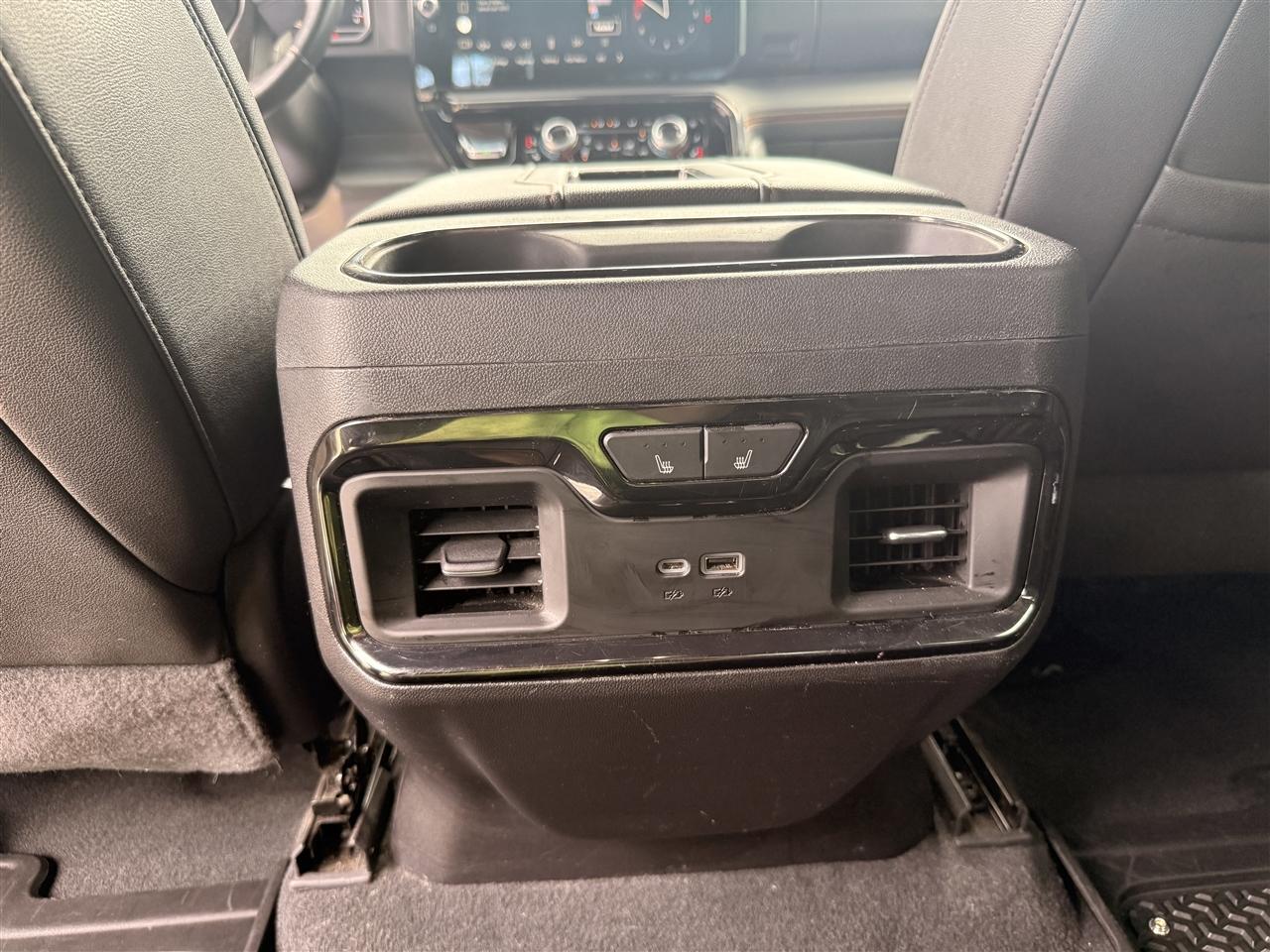 GMC Sierra 1500 4WD Crew Cab 157" AT4 2022