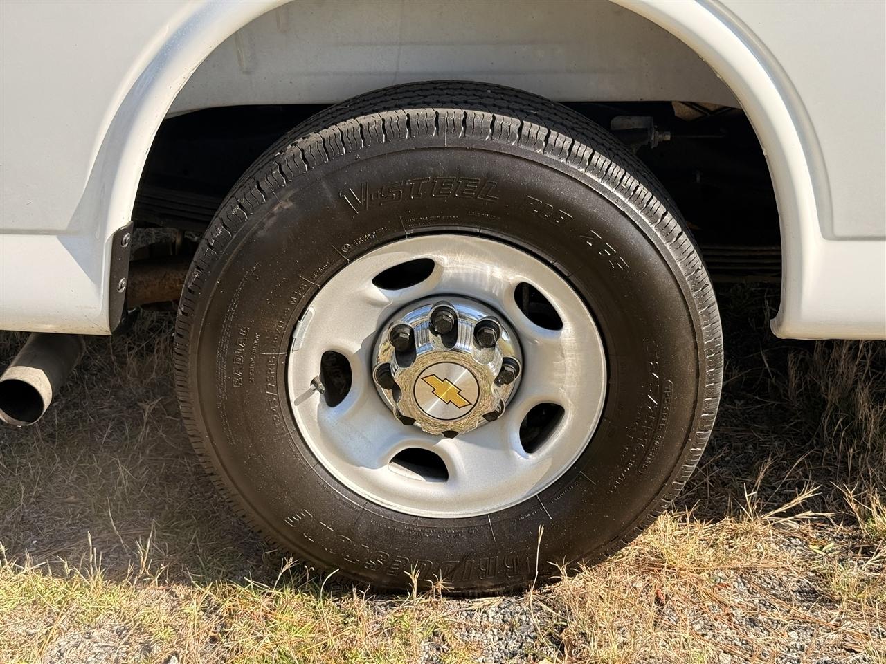 Chevrolet Express Passenger RWD 3500 155" LT 2025