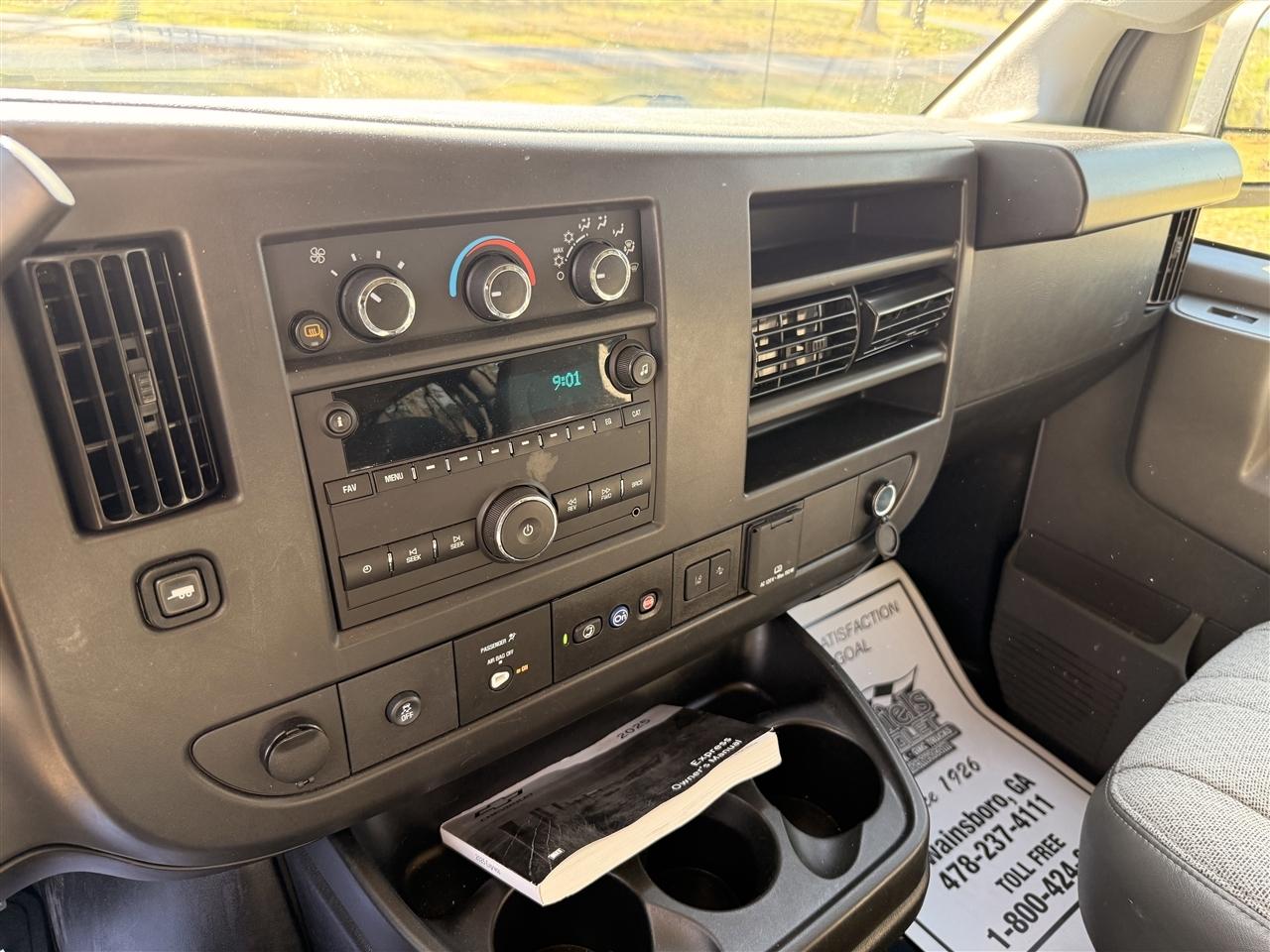 Chevrolet Express Passenger RWD 3500 155" LT 2025