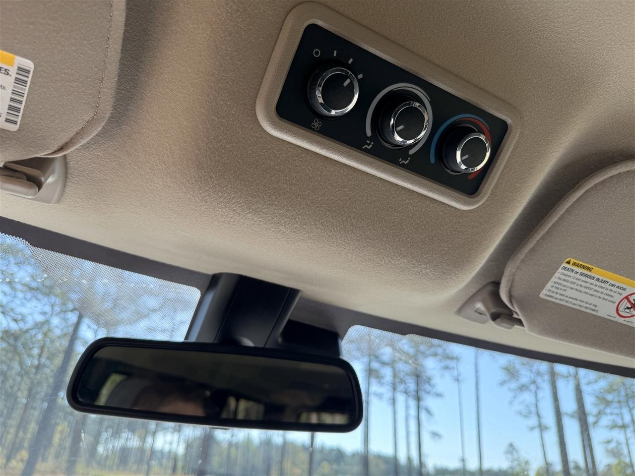 Chevrolet Express Passenger RWD 3500 155" LT 2025