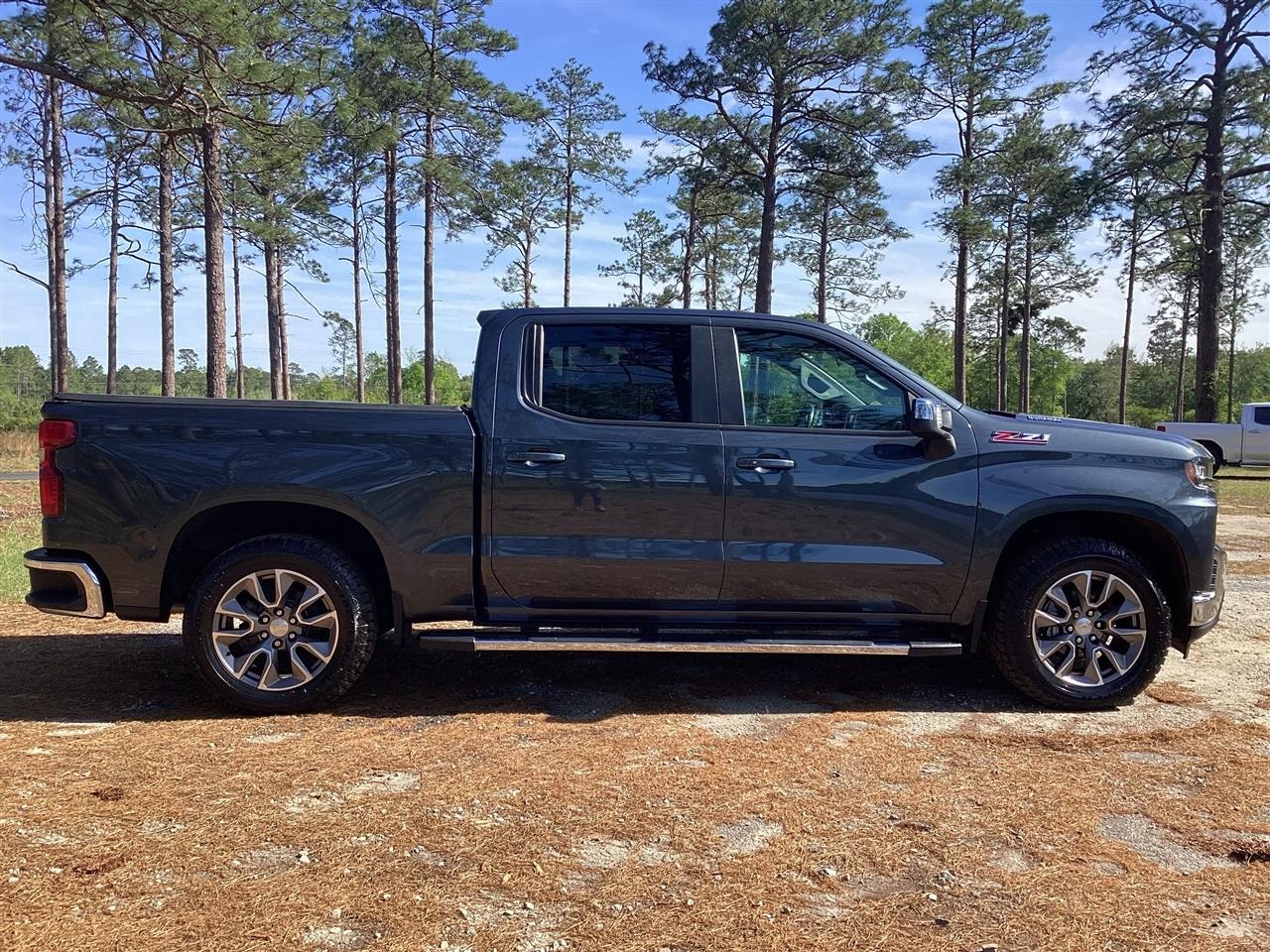 Chevrolet Silverado 1500 4WD Crew Cab 147" LT 2021