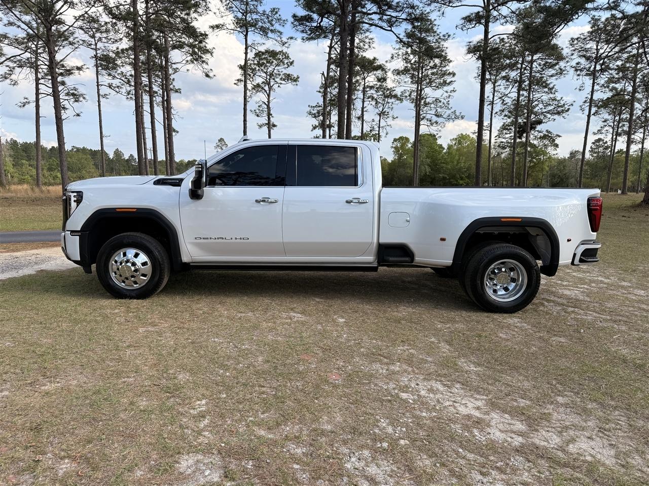 GMC Sierra 3500HD 4WD Crew Cab 172" Denali Ultimate 2025