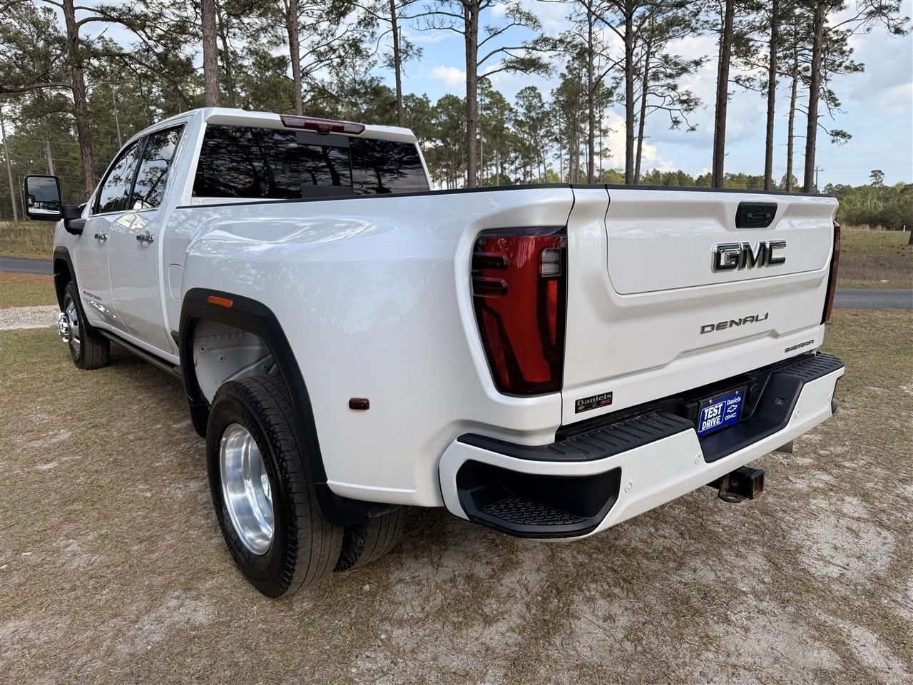 GMC Sierra 3500HD 4WD Crew Cab 172" Denali Ultimate 2025