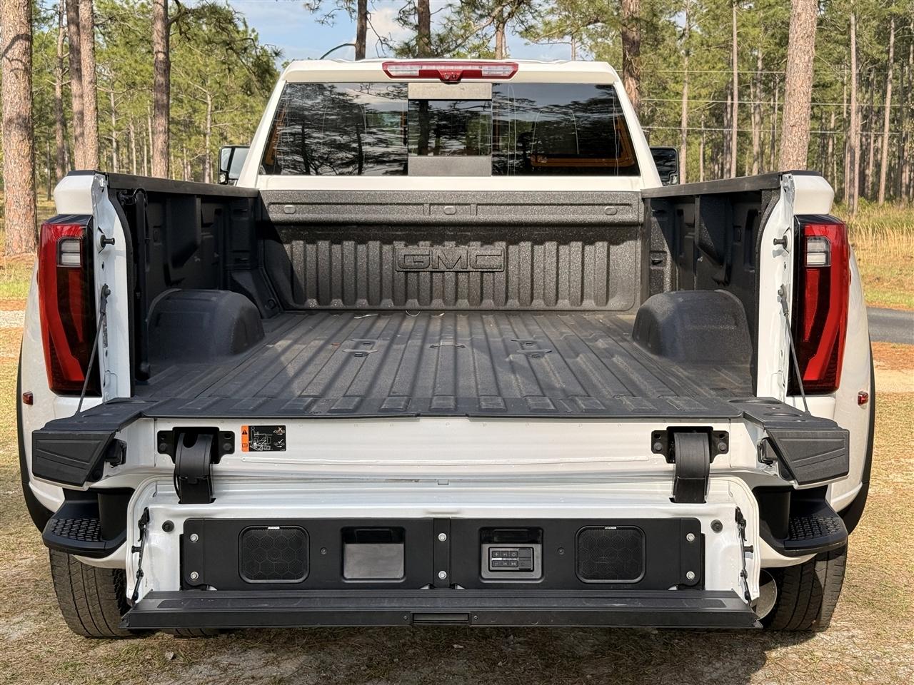 GMC Sierra 3500HD 4WD Crew Cab 172" Denali Ultimate 2025