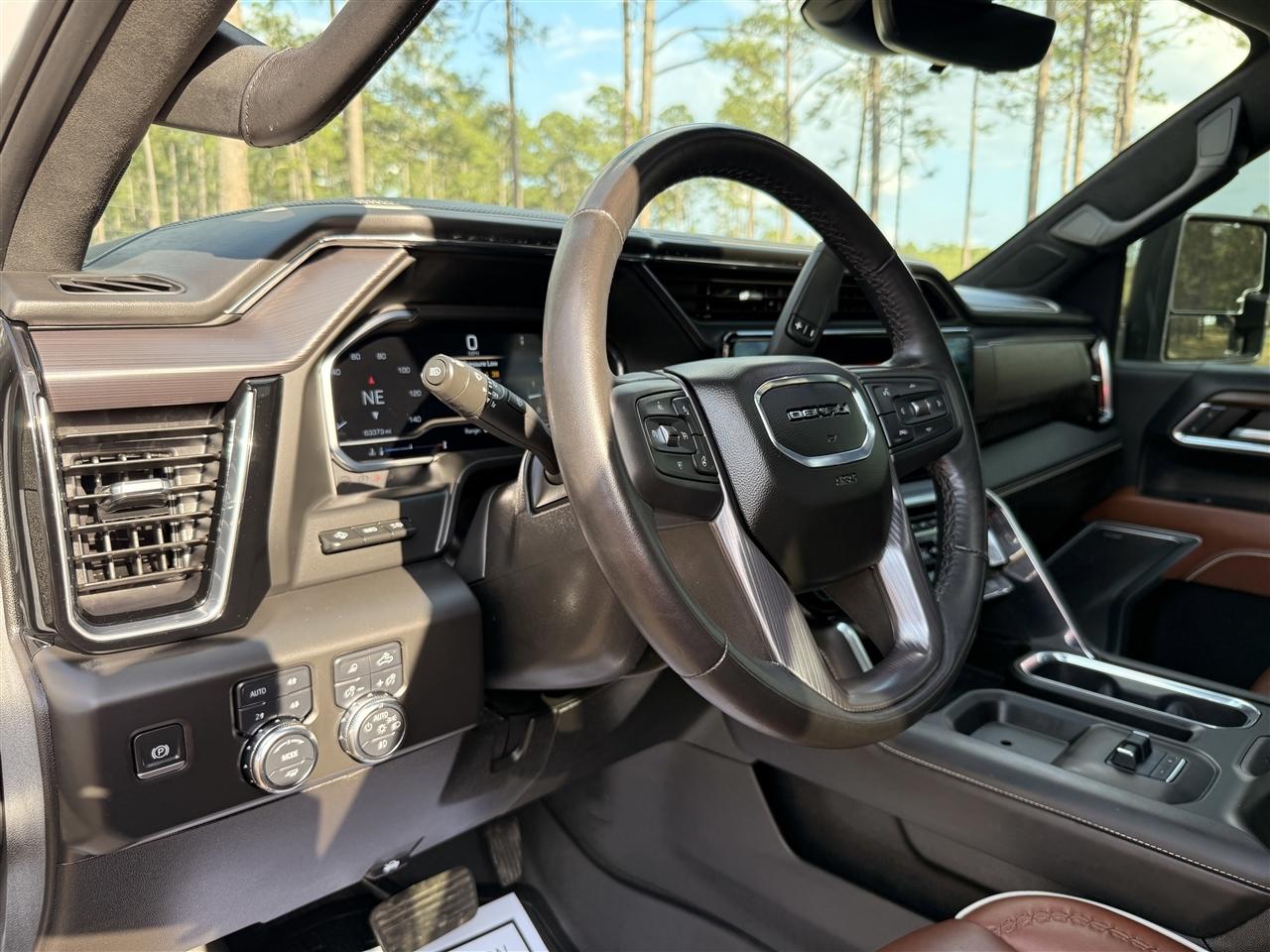 GMC Sierra 3500HD 4WD Crew Cab 172" Denali Ultimate 2025