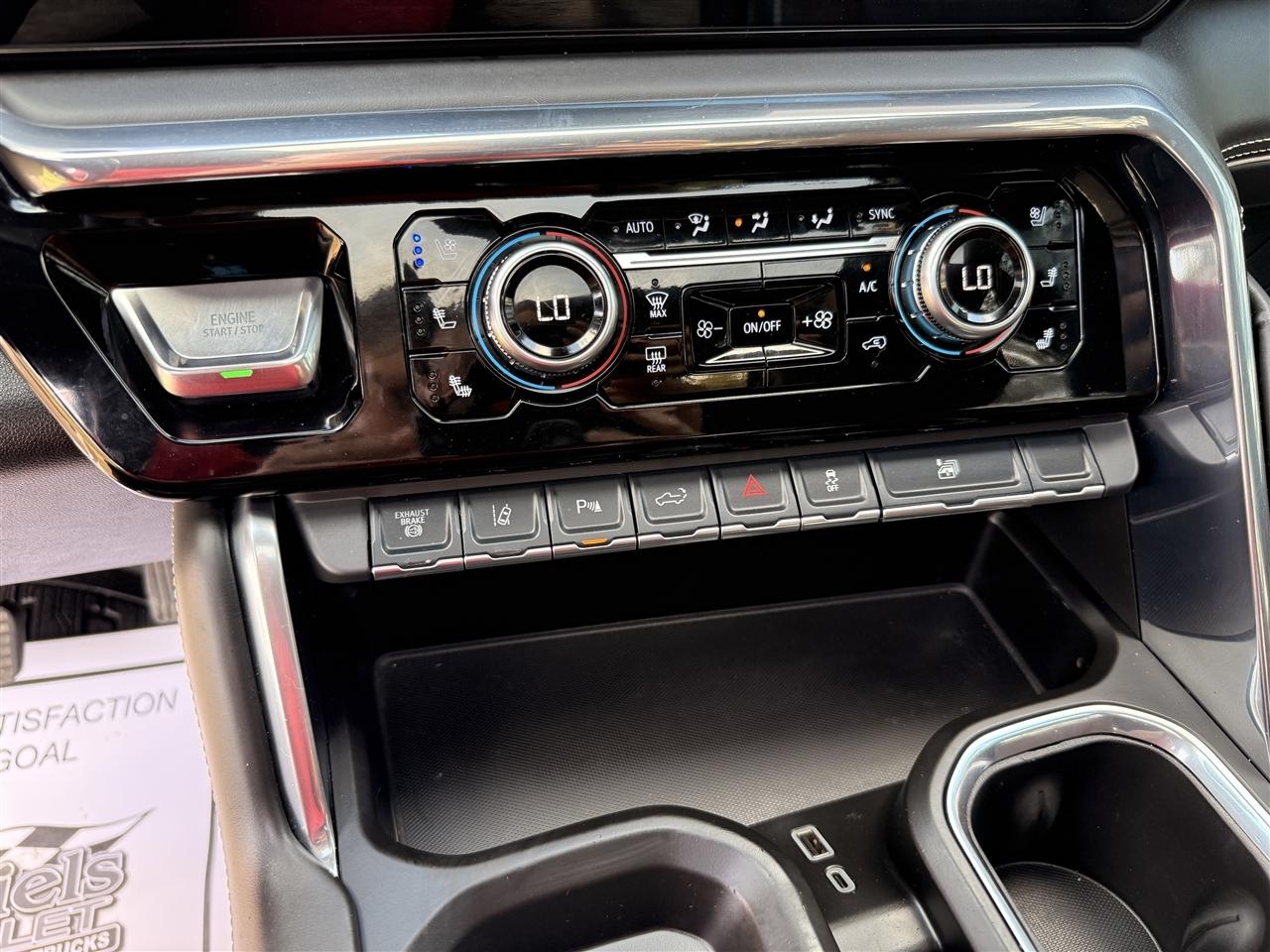 GMC Sierra 3500HD 4WD Crew Cab 172" Denali Ultimate 2025