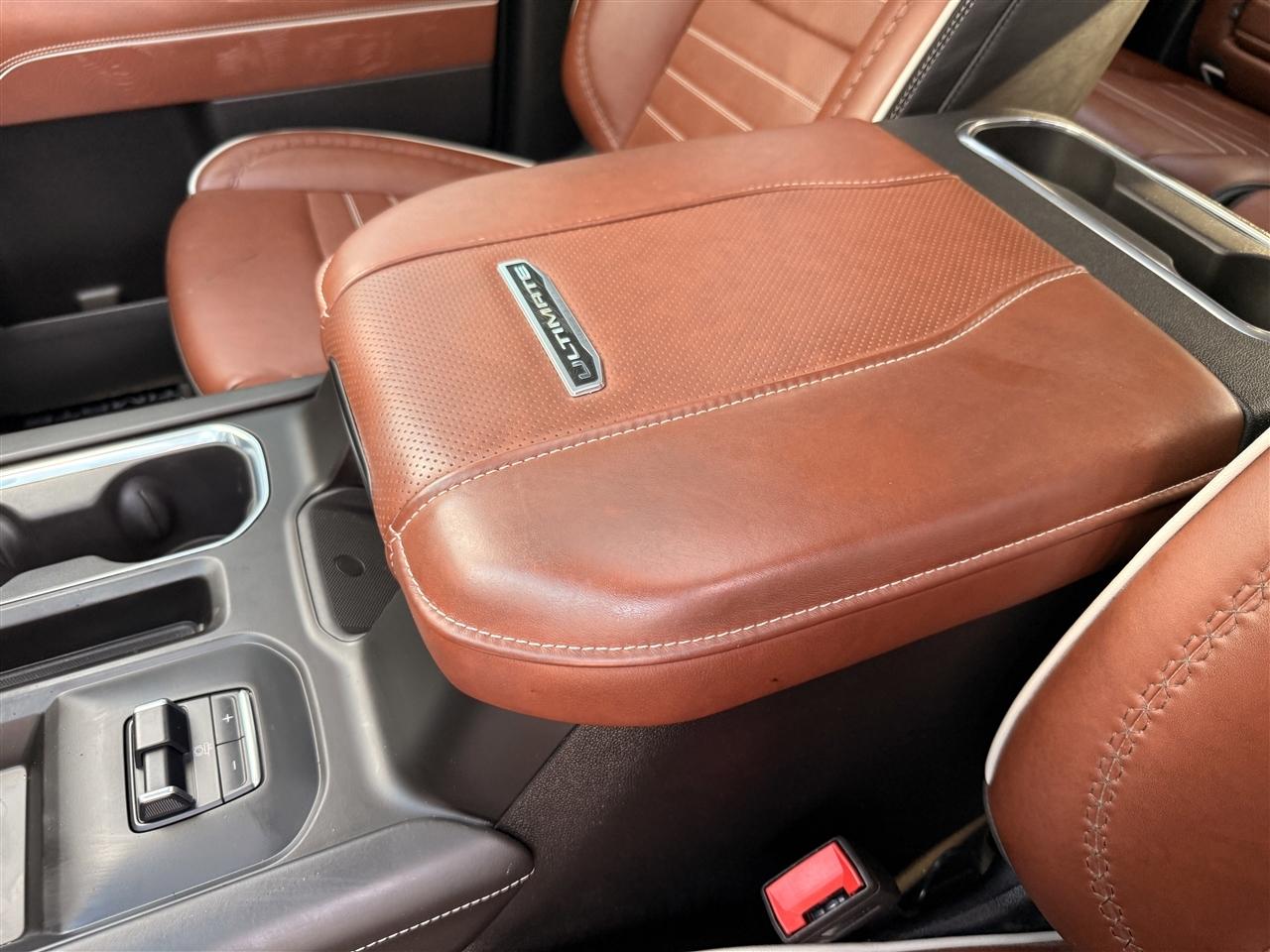 GMC Sierra 3500HD 4WD Crew Cab 172" Denali Ultimate 2025