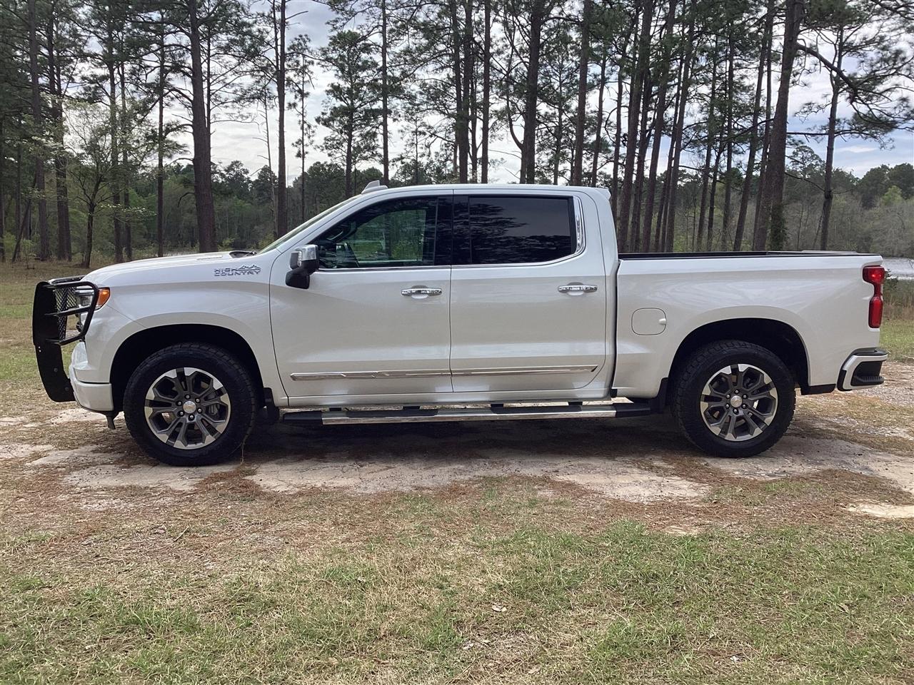 Chevrolet Silverado 1500 4WD Crew Cab 147" High Country 2025
