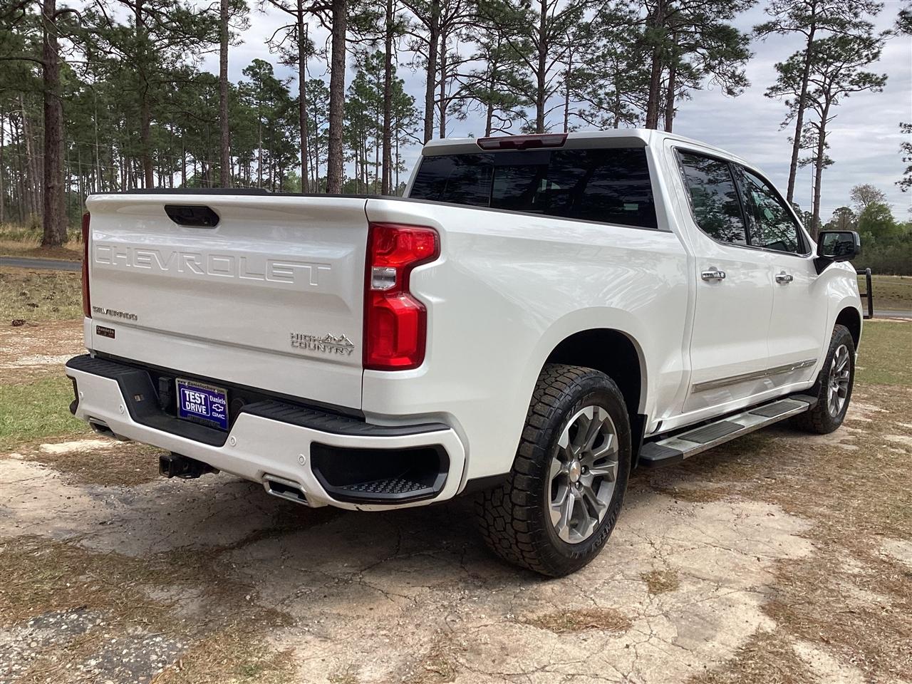 Chevrolet Silverado 1500 4WD Crew Cab 147" High Country 2025