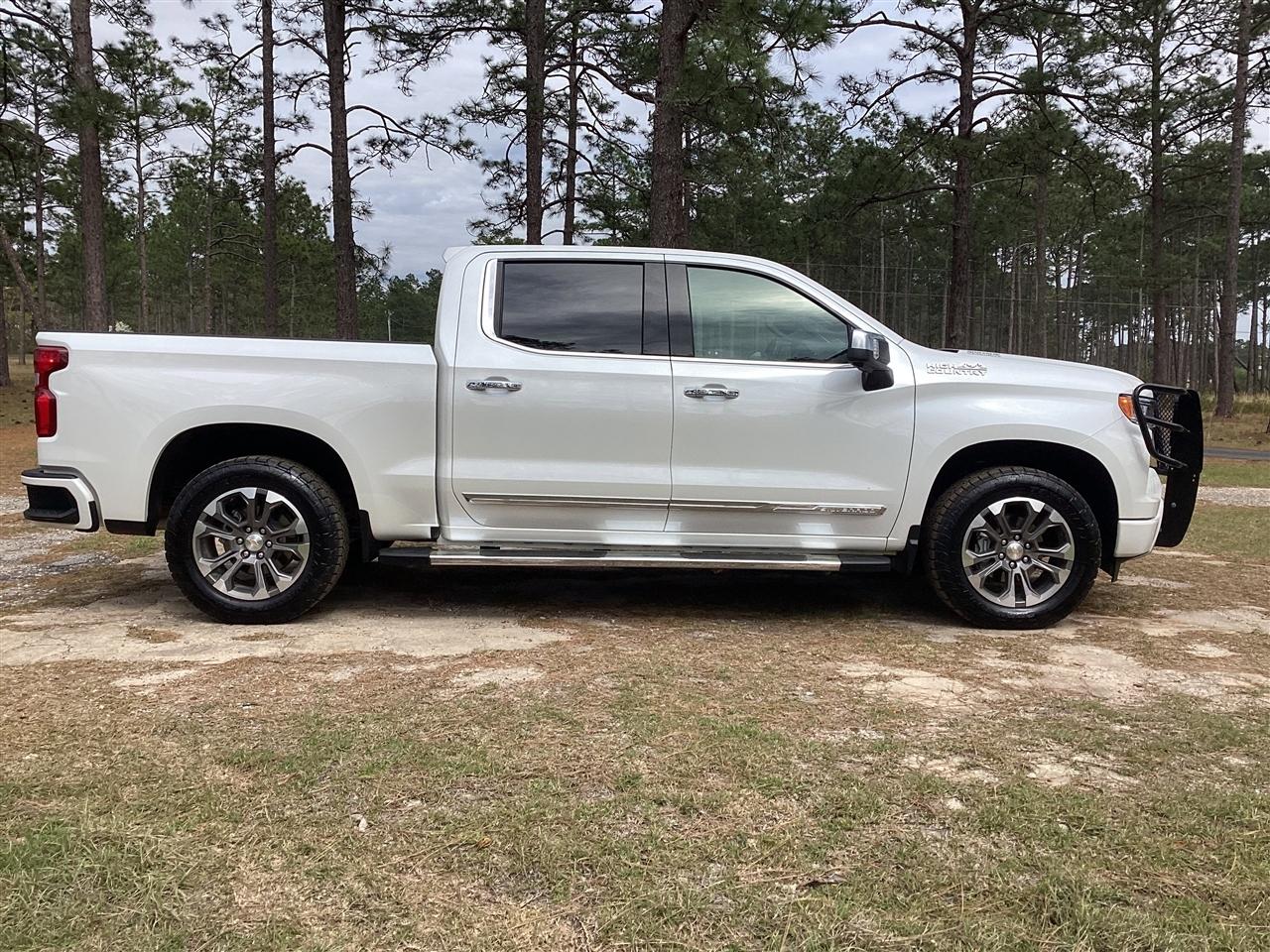 Chevrolet Silverado 1500 4WD Crew Cab 147" High Country 2025