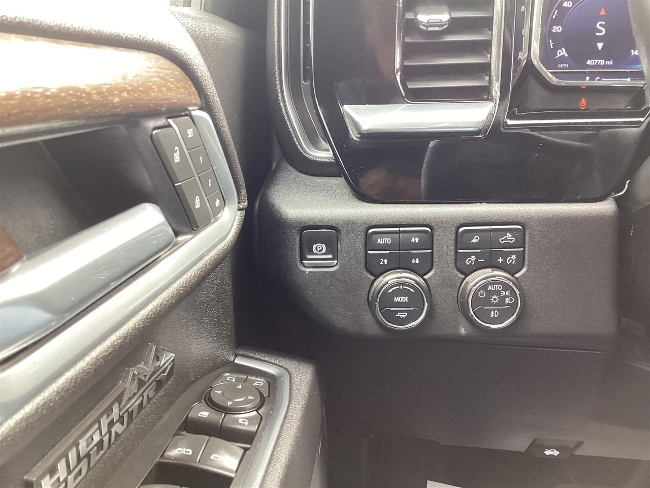 Chevrolet Silverado 1500 4WD Crew Cab 147" High Country 2025