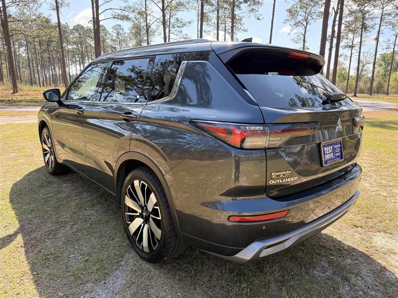 Mitsubishi Outlander Platinum Edition S-AWC 2025