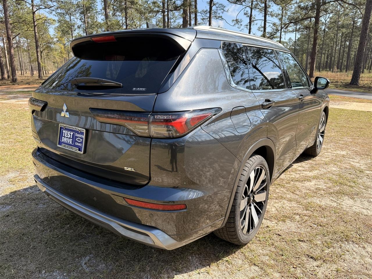 Mitsubishi Outlander Platinum Edition S-AWC 2025