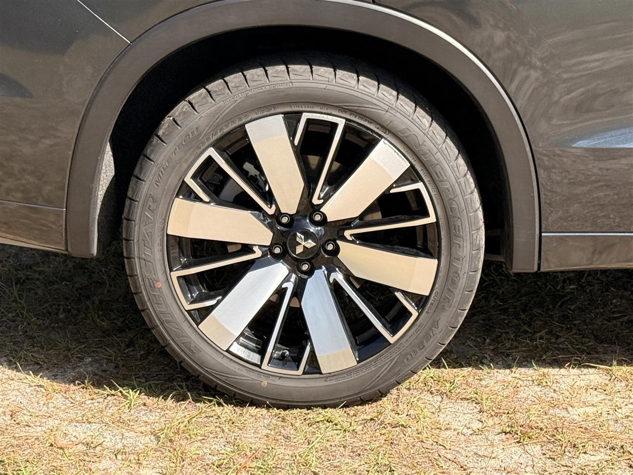 Mitsubishi Outlander Platinum Edition S-AWC 2025