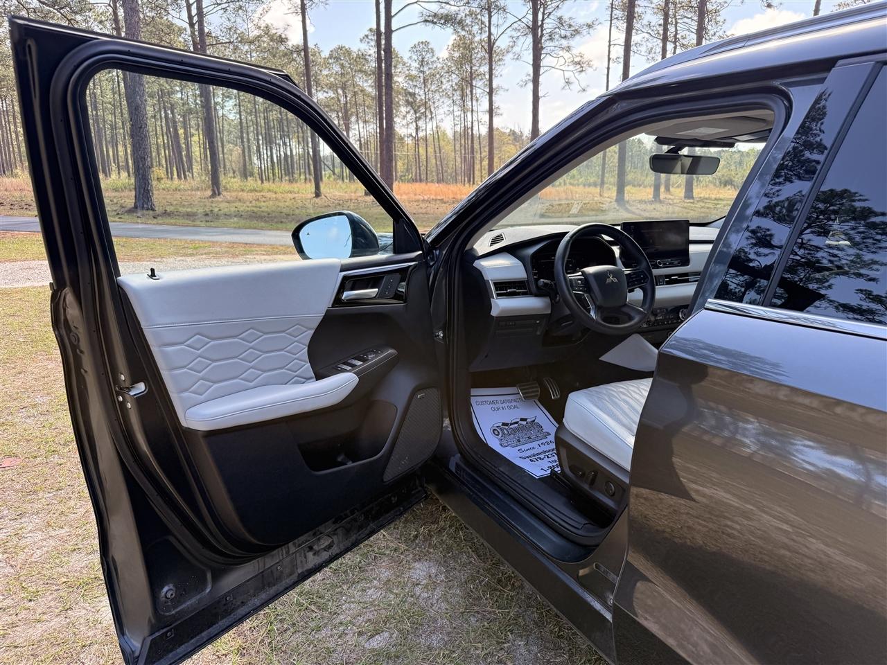 Mitsubishi Outlander Platinum Edition S-AWC 2025