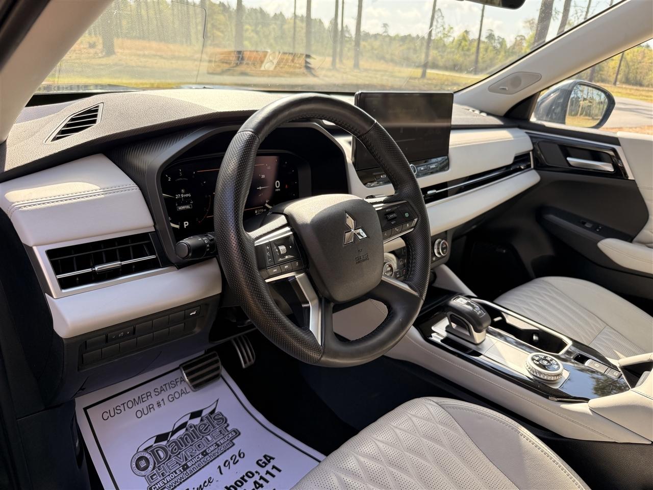 Mitsubishi Outlander Platinum Edition S-AWC 2025