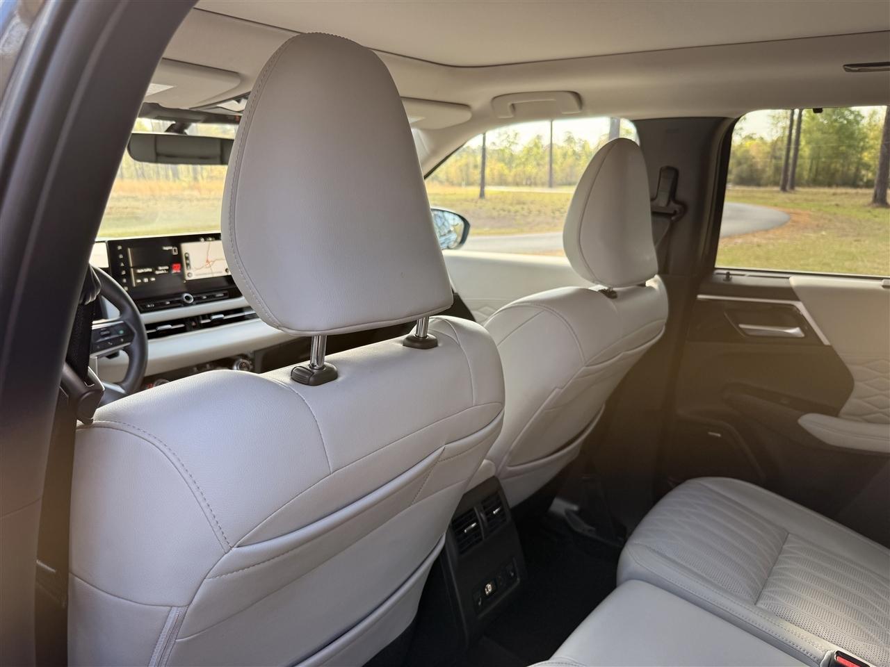 Mitsubishi Outlander Platinum Edition S-AWC 2025