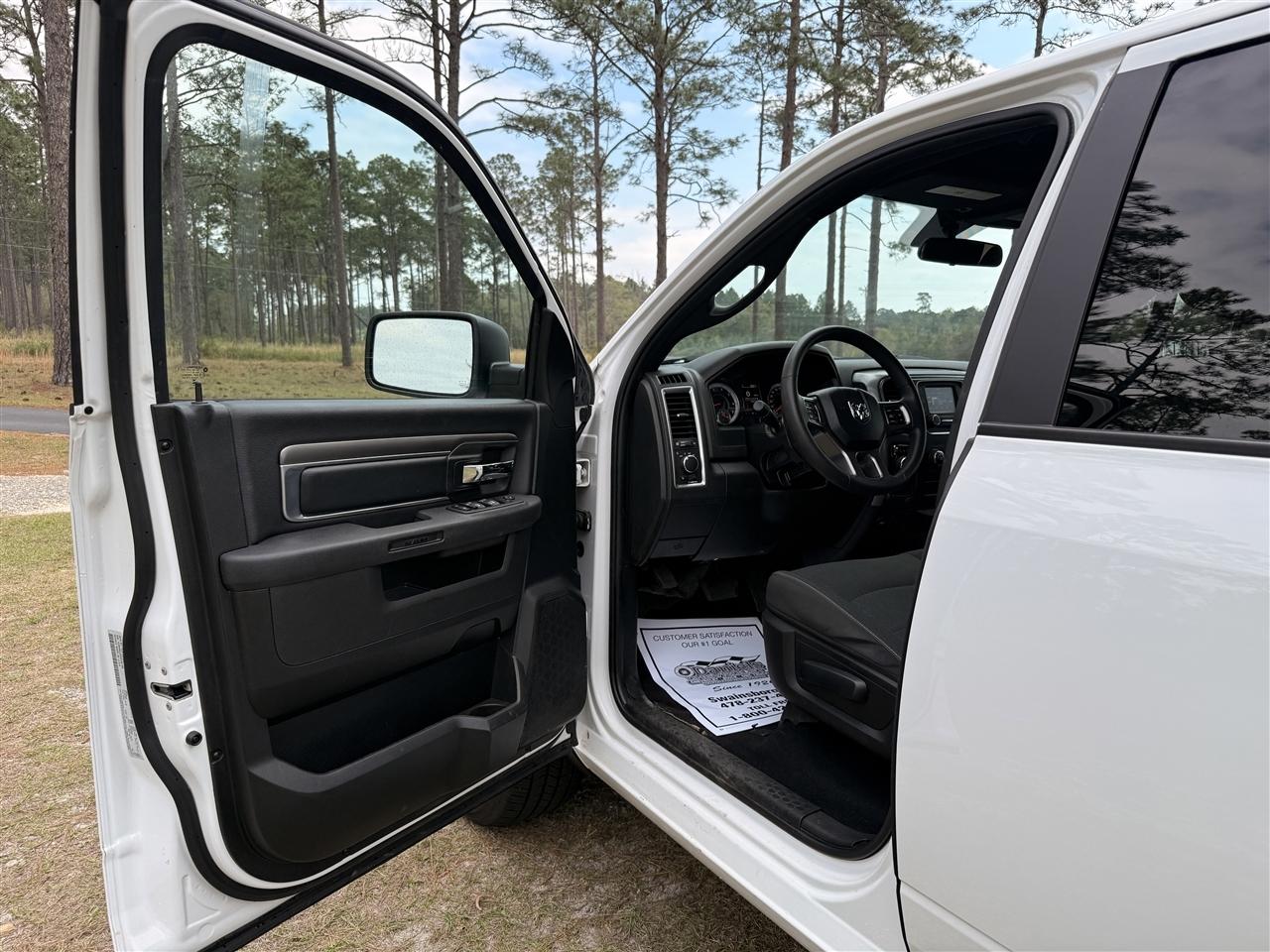 RAM 1500 Classic Warlock 4x2 Crew Cab 5'7" Box 2024