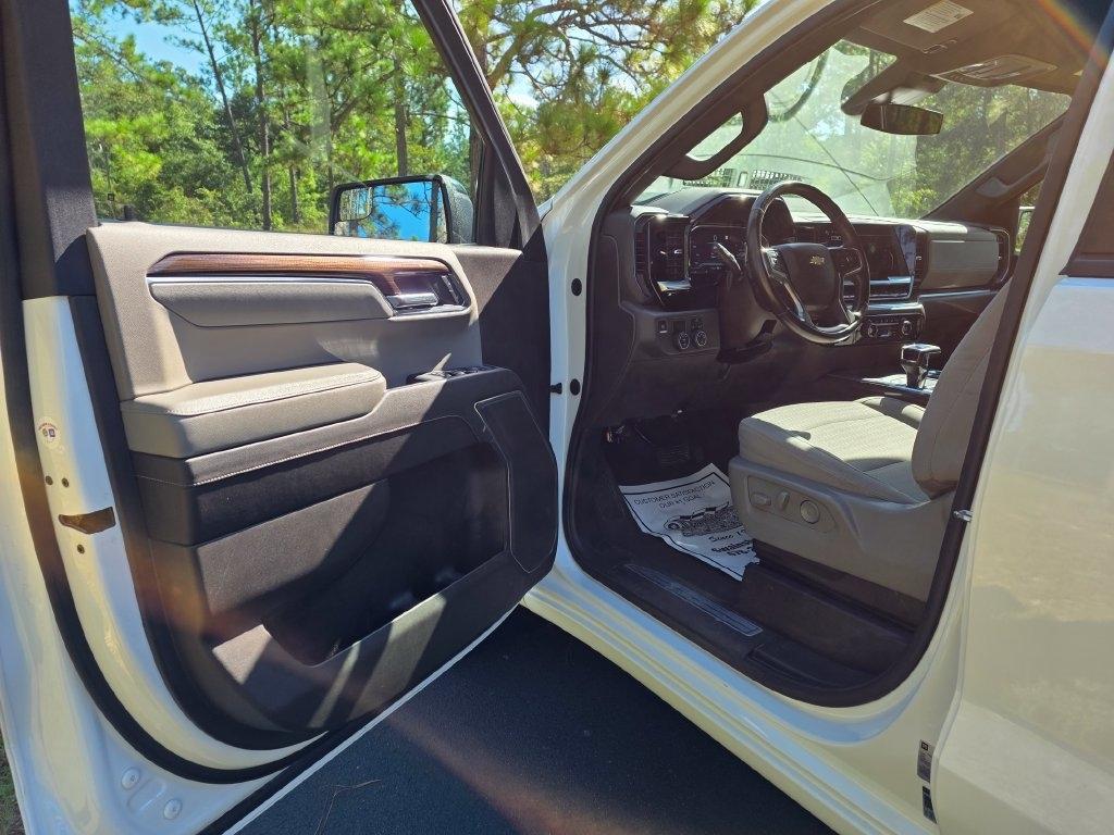 Chevrolet Silverado 1500 2WD Crew Cab 147" LT 2023