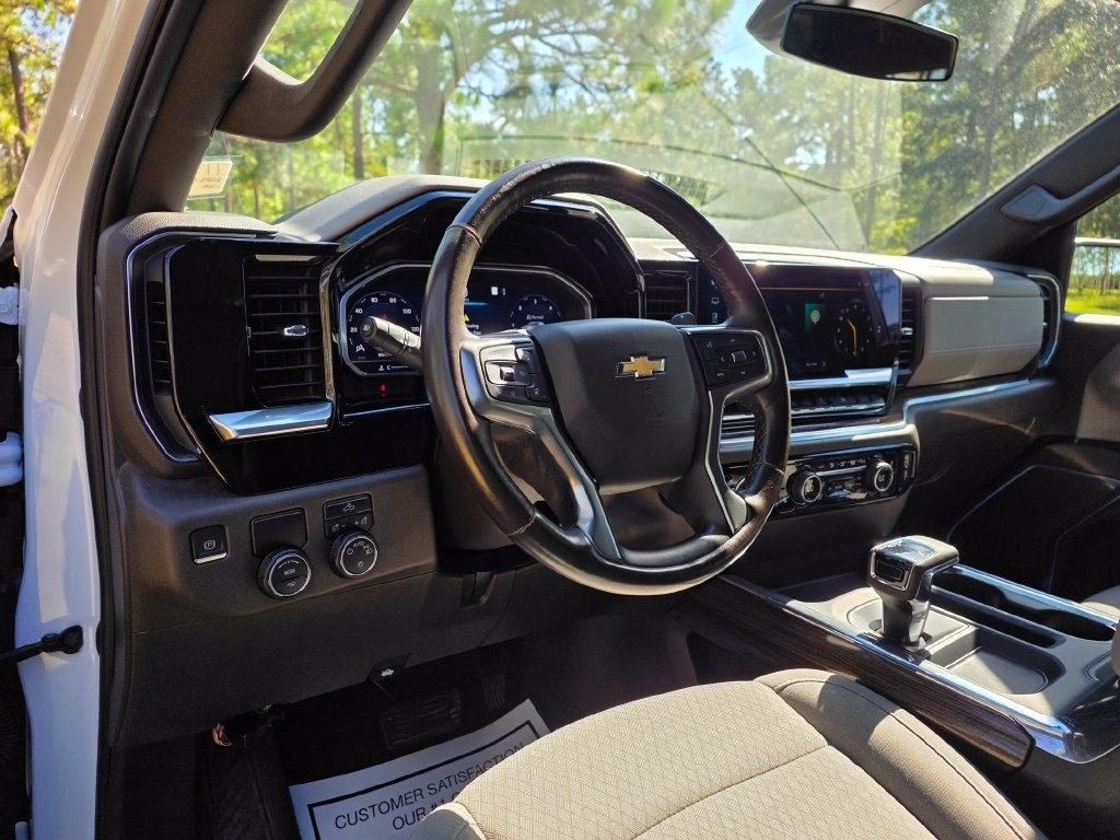 Chevrolet Silverado 1500 2WD Crew Cab 147" LT 2023