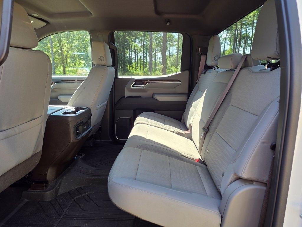 Chevrolet Silverado 1500 2WD Crew Cab 147" LT 2023