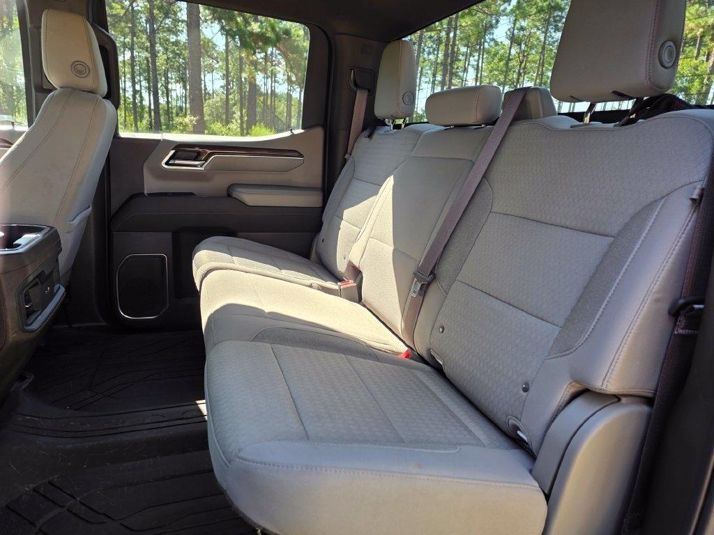 Chevrolet Silverado 1500 2WD Crew Cab 147" LT 2023