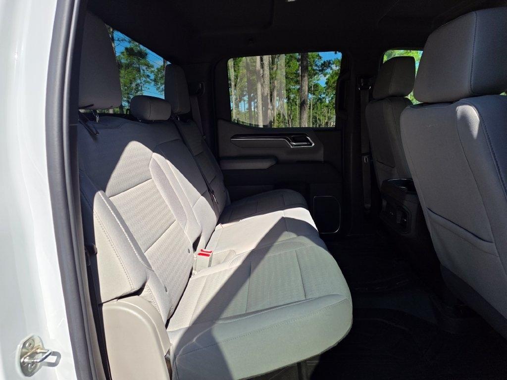 Chevrolet Silverado 1500 2WD Crew Cab 147" LT 2023