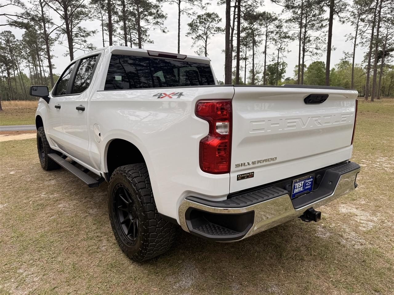 Chevrolet Silverado 1500 4WD Crew Cab 147" Work Truck 2025