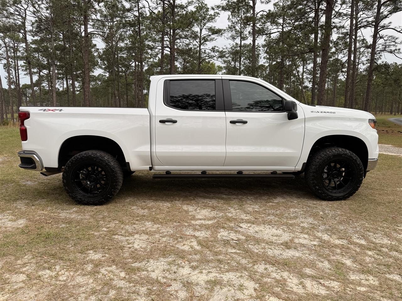 Chevrolet Silverado 1500 4WD Crew Cab 147" Work Truck 2025